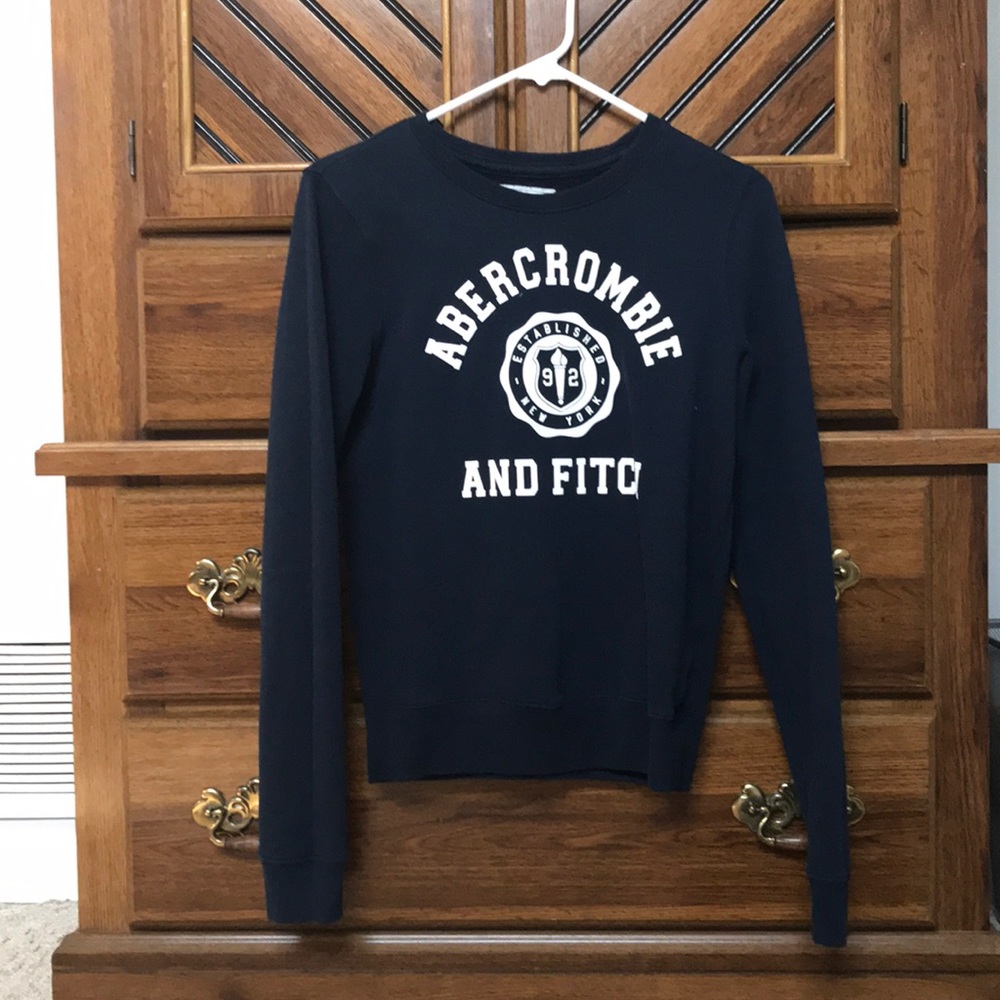 navy blue abercombie and fitch sweatshirt